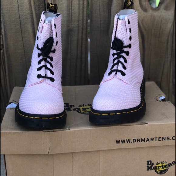 NIB Dr. Martens PageWaffle CottonPink Boots SZ 5 - Picture 2 of 7